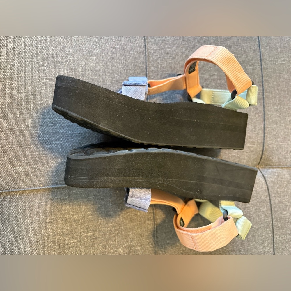 Teva Flatform Universal Platform sandals in Sherbet Multi - Picture 5 of 9
